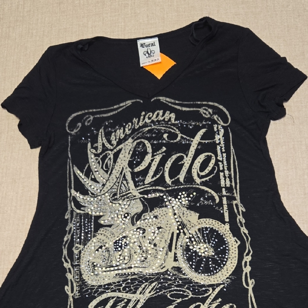 Vocal Black Tee with Silver Fleur-de-Lis